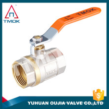 Fábrica de estoque válvula de esfera de bronze preço TMOK Marca Tamanho 1/2 &#39;&#39; a 1 &#39;&#39; BSP Rosca de Ferro alças com suporte de seguro de crédito pvc